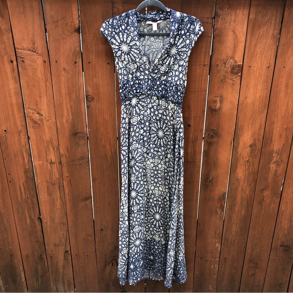 Navy Floral V-Neck Maxi Dress - Brand: Unknown